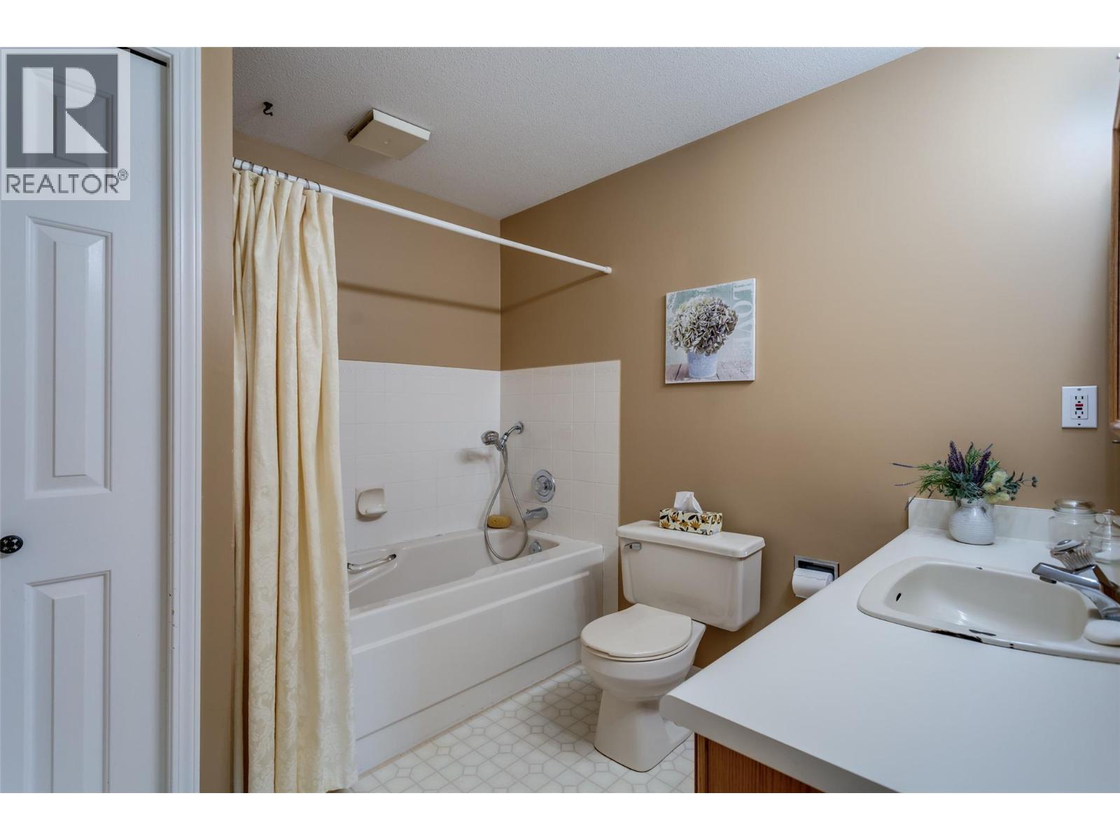 945 Lawrence Avenue Unit# 107, Kelowna, British Columbia  V1Y 6M3 - Photo 23 - 10395306