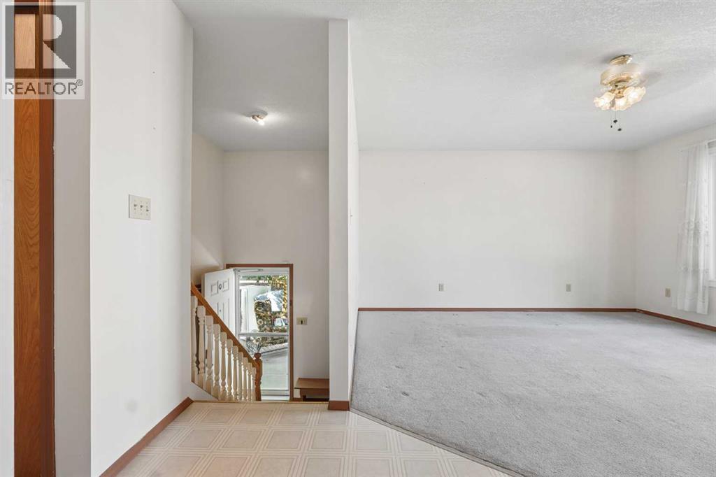 424 53 Avenue, Coalhurst, Alberta  T0L 0V0 - Photo 6 - A2333412