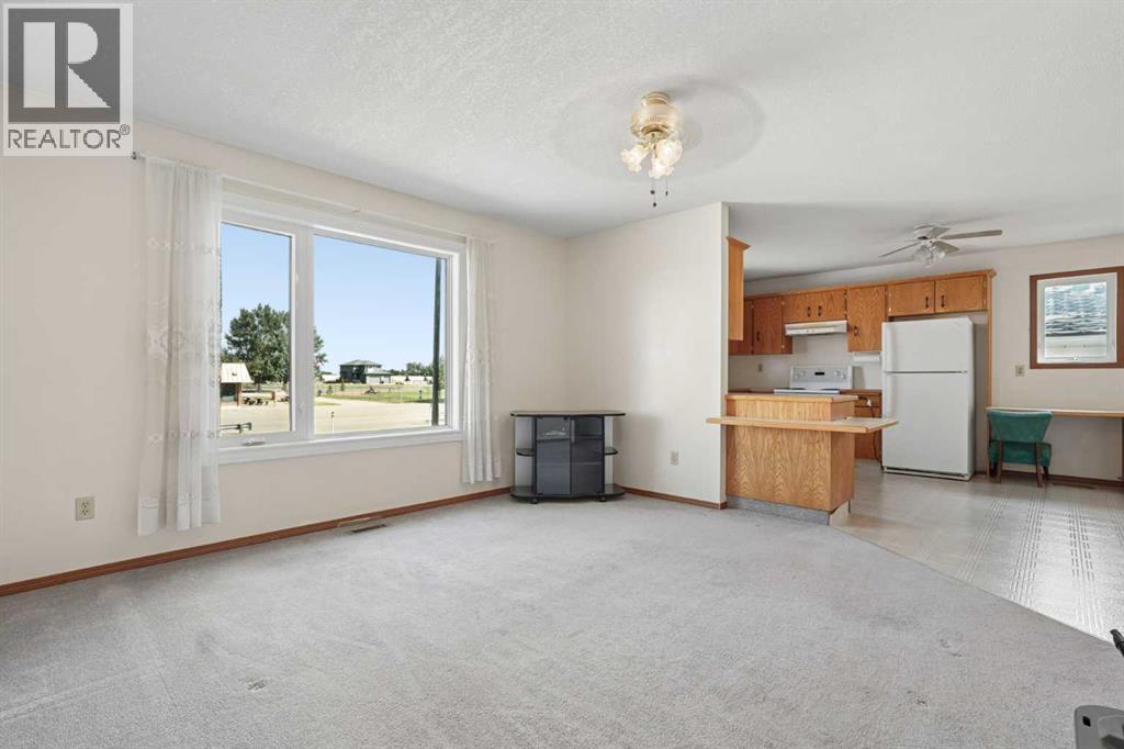 424 53 Avenue, Coalhurst, Alberta  T0L 0V0 - Photo 8 - A2333412