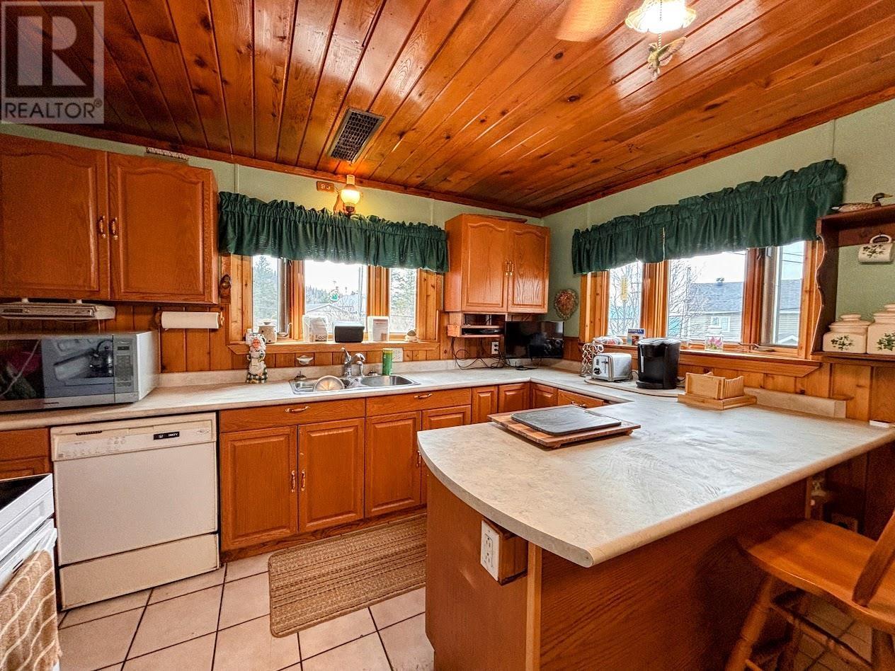 2 King St, Marathon, Ontario  P0T 2E0 - Photo 3 - TB2601195