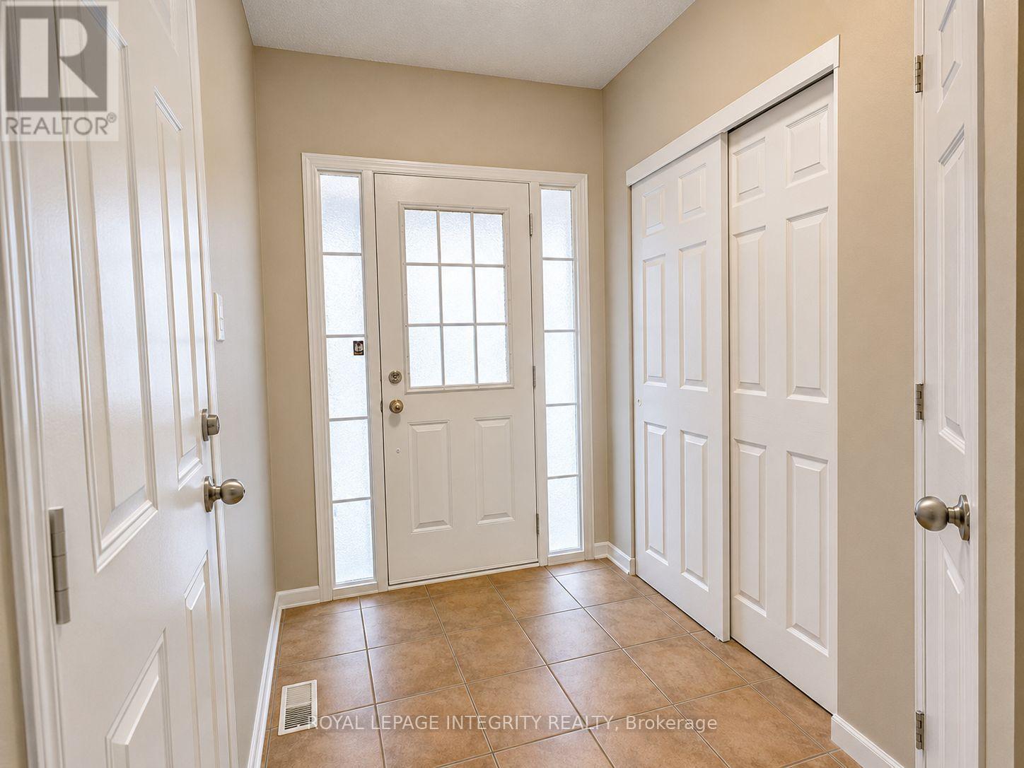 302 Quetico Private, Ottawa, Ontario  K2J 0E7 - Photo 2 - X13624860