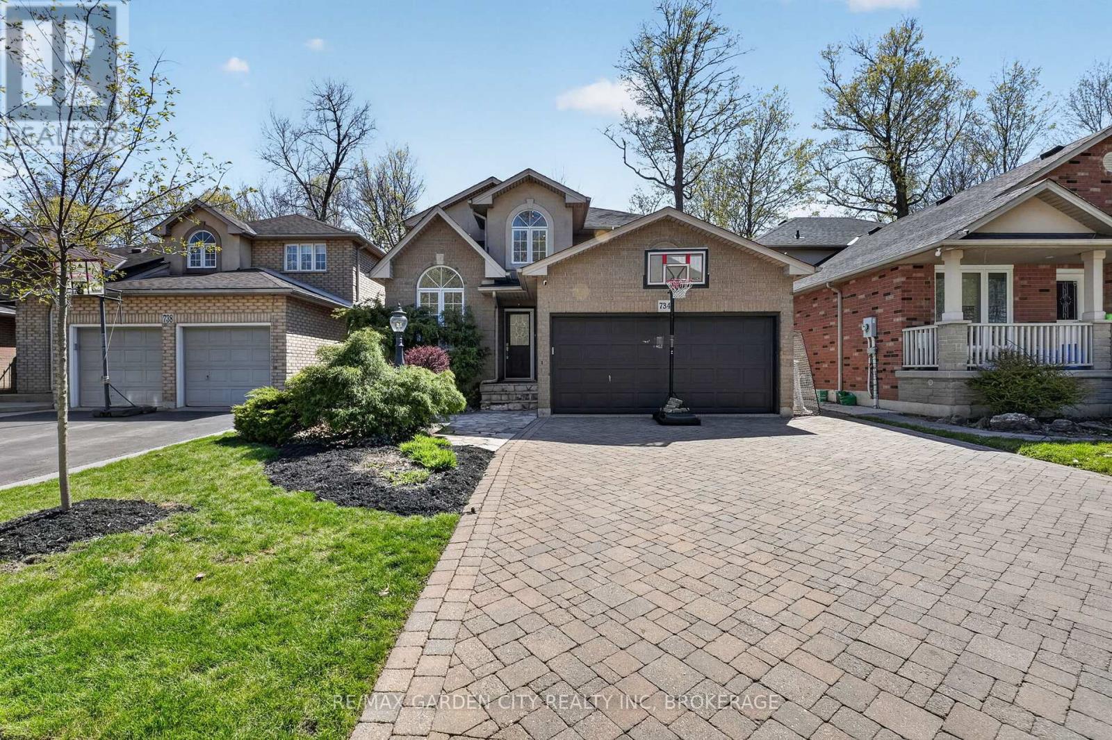 734 Brigadoon Drive, Hamilton, Ontario  L9C 7S2 - Photo 4 - X13624792