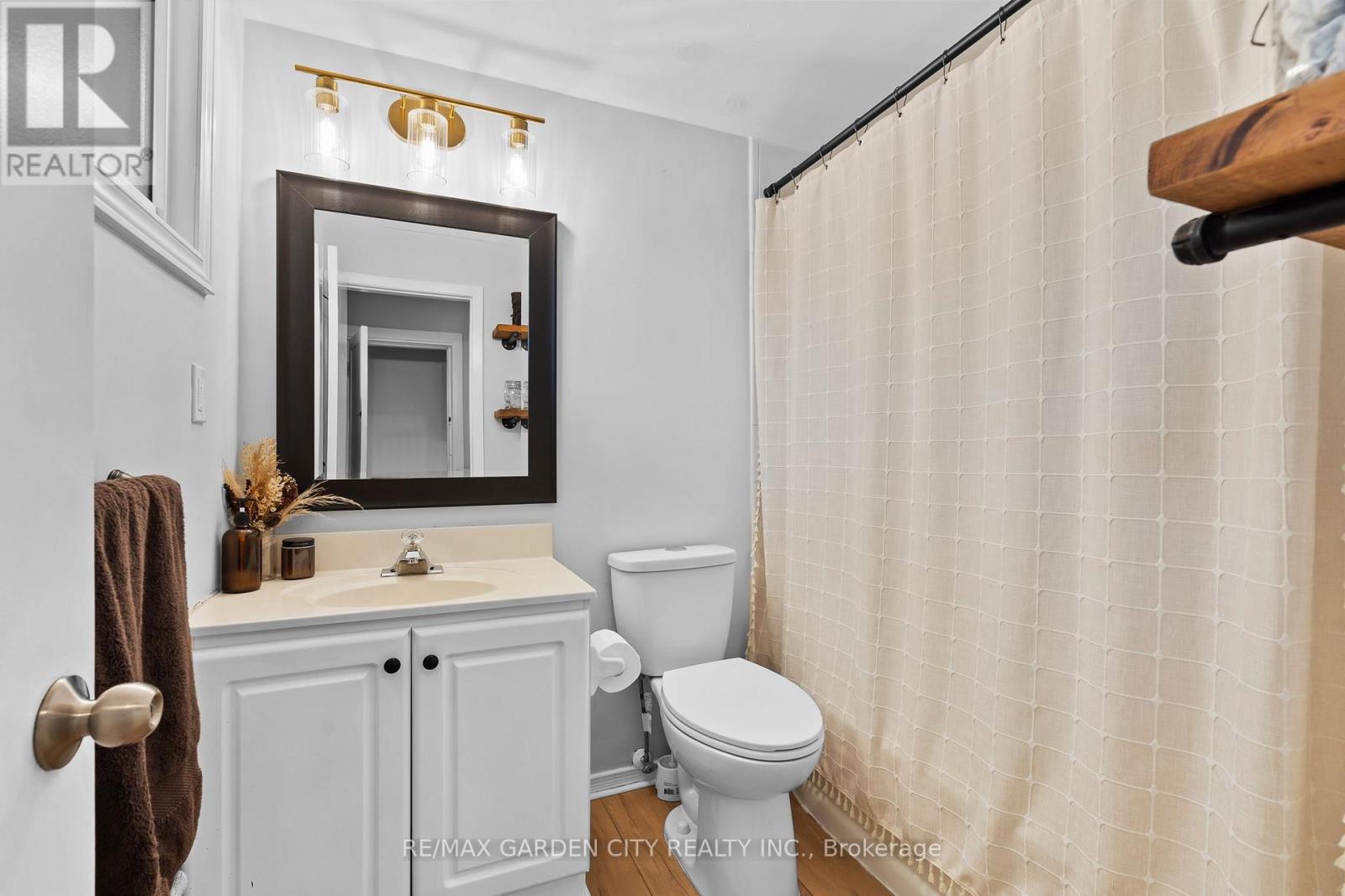 13 Maple Street, St. Catharines, Ontario  L2R 2A6 - Photo 9 - X13624872