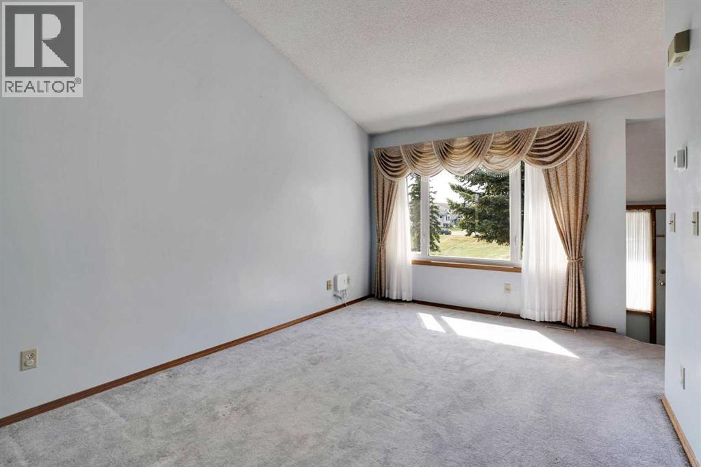 21 La Valencia Green NE, Calgary, Alberta  T1Y 6P5 - Photo 8 - A2333066