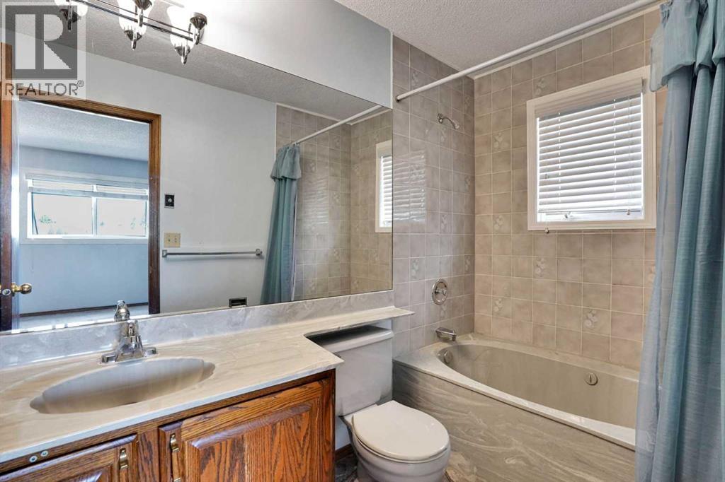 21 La Valencia Green NE, Calgary, Alberta  T1Y 6P5 - Photo 27 - A2333066