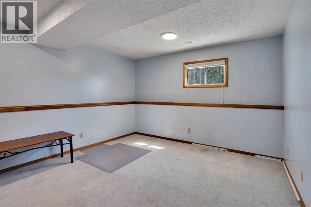 21 La Valencia Green NE, Calgary, Alberta  T1Y 6P5 - Photo 35 - A2333066