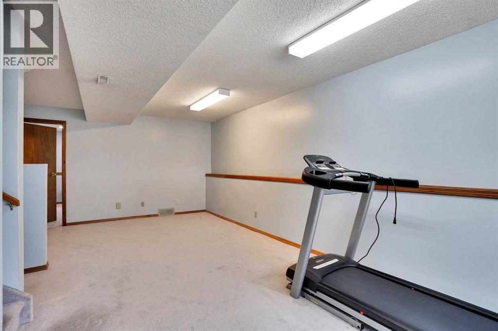 21 La Valencia Green NE, Calgary, Alberta  T1Y 6P5 - Photo 34 - A2333066