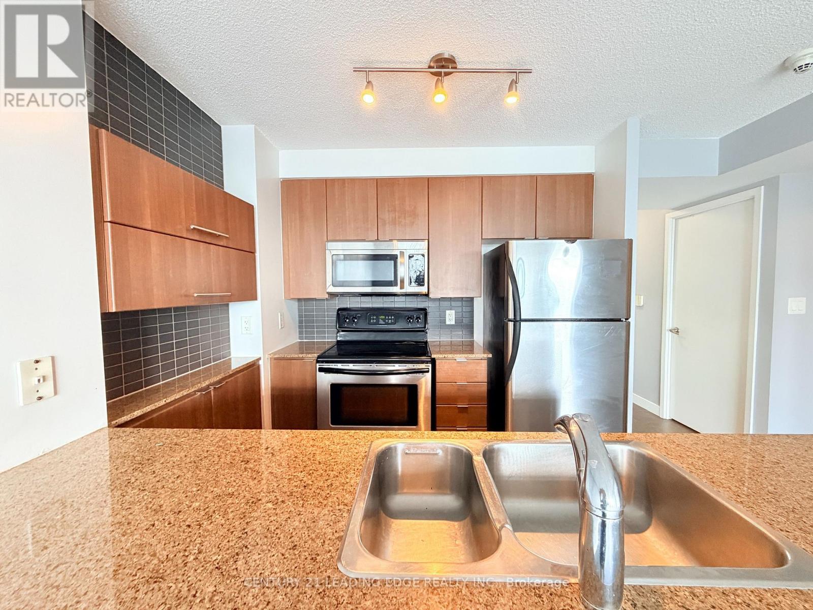 1501 - 11 Brunel Court, Toronto, Ontario  M5V 3Y3 - Photo 8 - C13624702