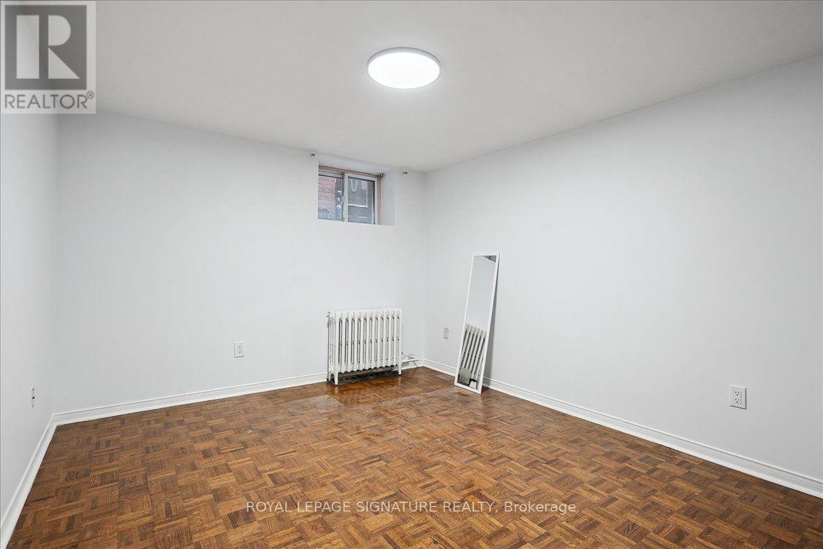 Lower - 12 Castle View Avenue, Toronto, Ontario  M5R 1Y9 - Photo 11 - C13624724