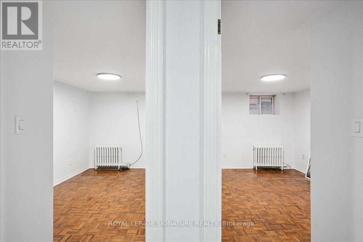 Lower - 12 Castle View Avenue, Toronto, Ontario  M5R 1Y9 - Photo 13 - C13624724