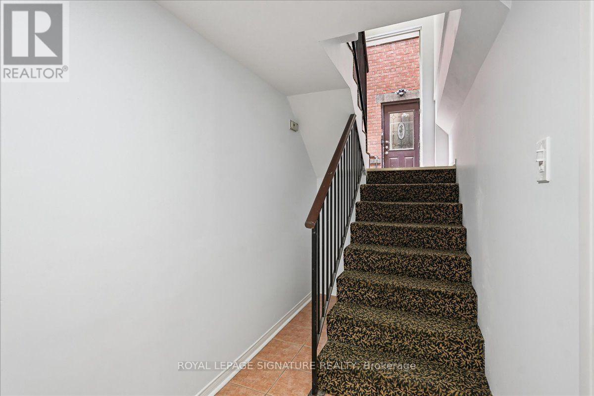 Lower - 12 Castle View Avenue, Toronto, Ontario  M5R 1Y9 - Photo 16 - C13624724