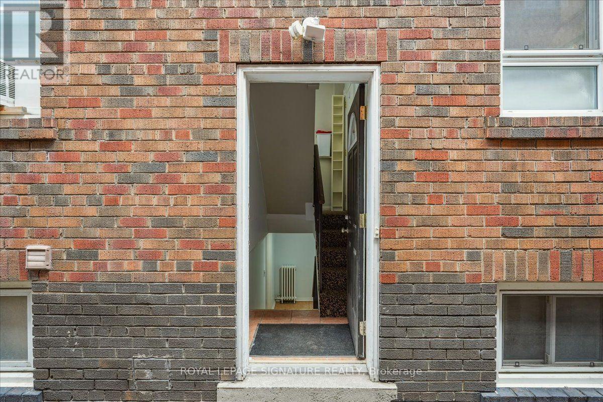 Lower - 12 Castle View Avenue, Toronto, Ontario  M5R 1Y9 - Photo 17 - C13624724