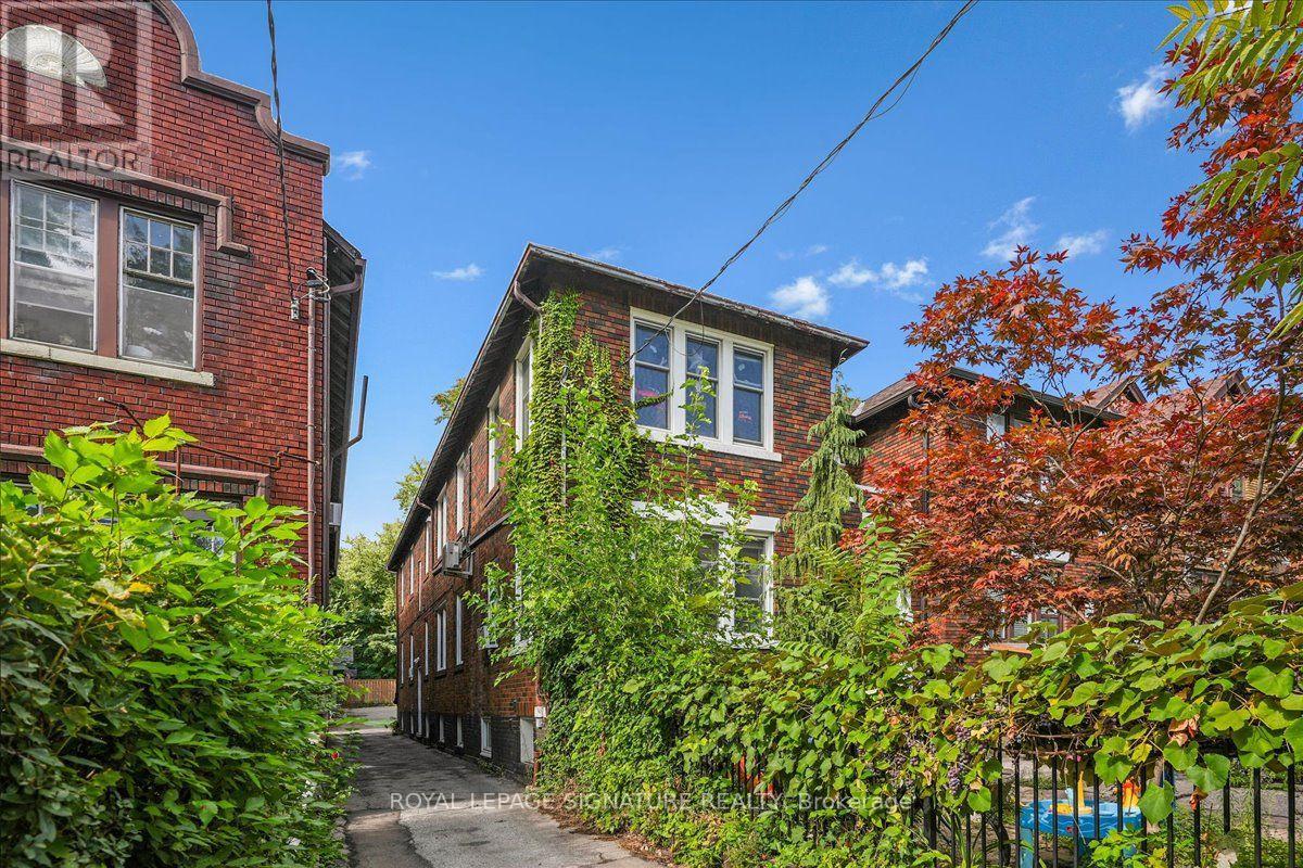 Lower - 12 Castle View Avenue, Toronto, Ontario  M5R 1Y9 - Photo 19 - C13624724