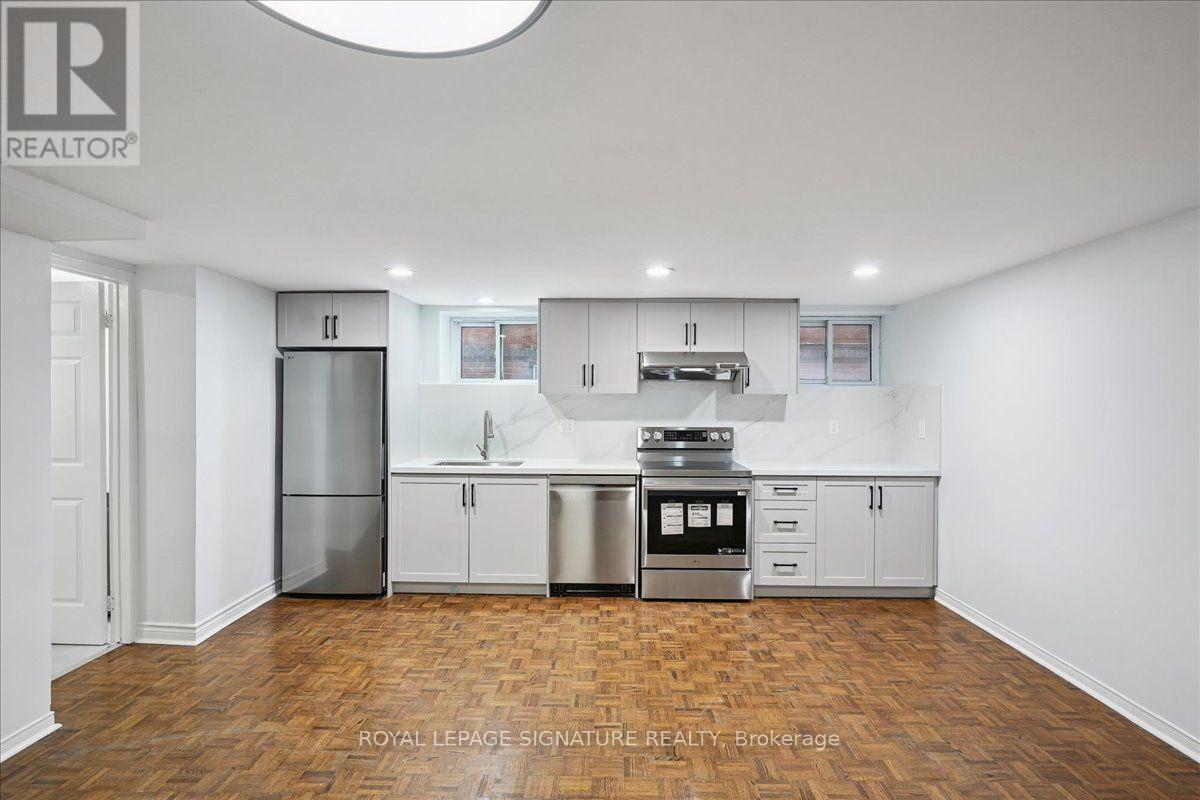 Lower - 12 Castle View Avenue, Toronto, Ontario  M5R 1Y9 - Photo 2 - C13624724