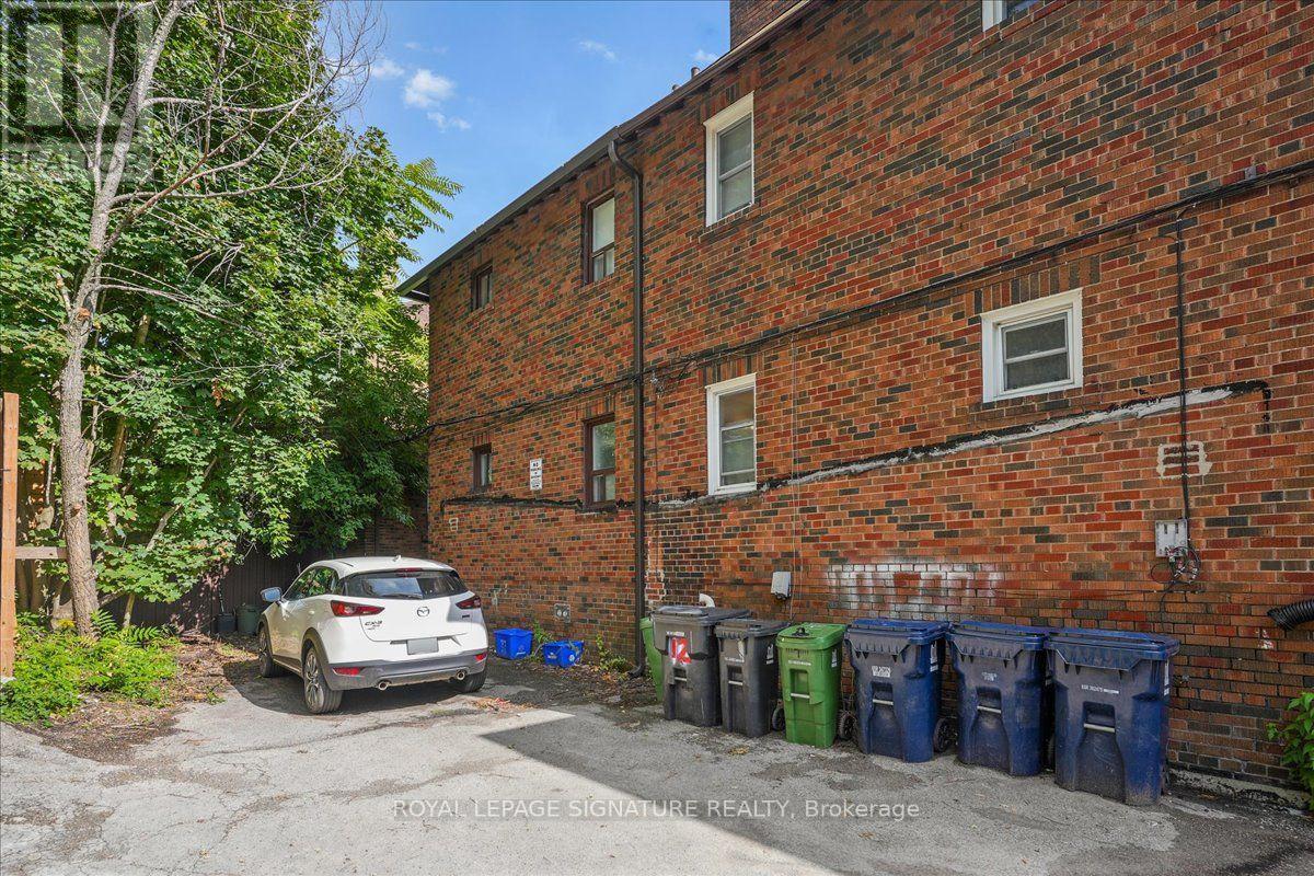 Lower - 12 Castle View Avenue, Toronto, Ontario  M5R 1Y9 - Photo 20 - C13624724