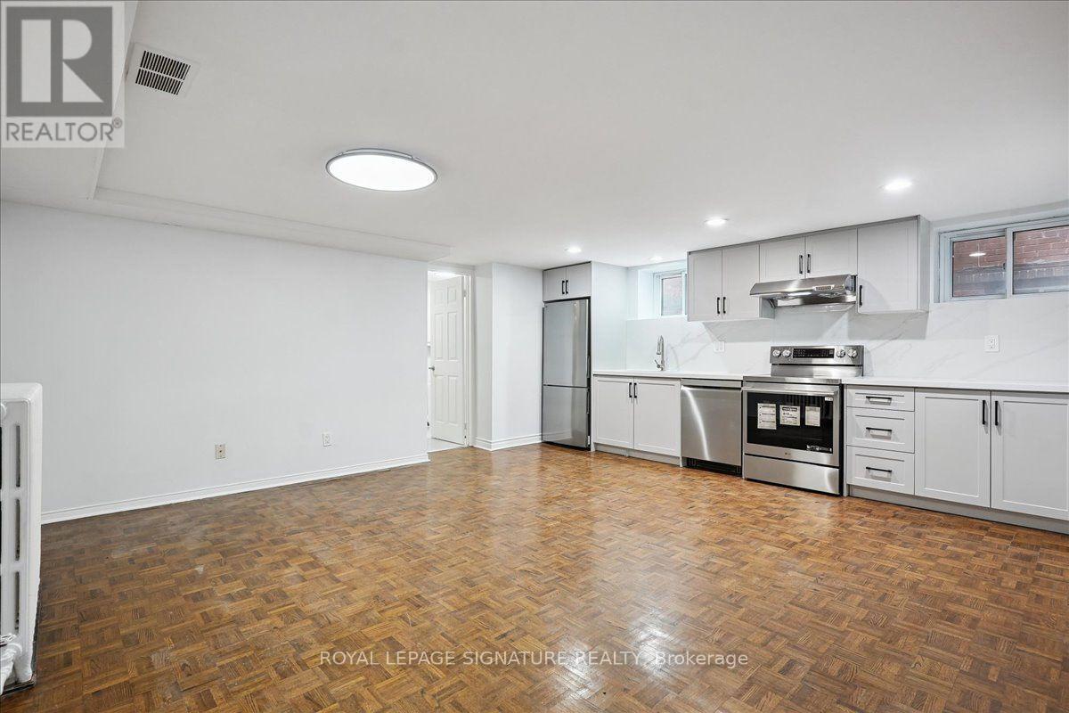 Lower - 12 Castle View Avenue, Toronto, Ontario  M5R 1Y9 - Photo 3 - C13624724