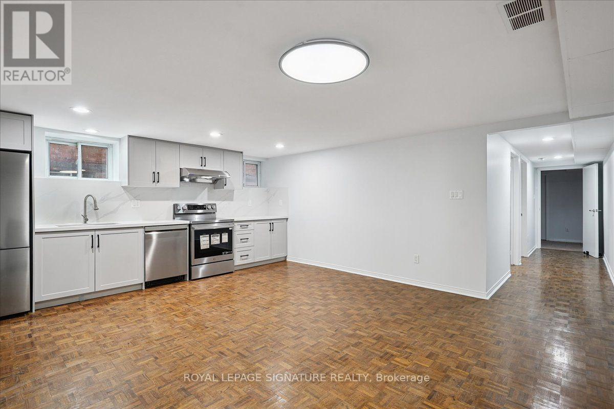 Lower - 12 Castle View Avenue, Toronto, Ontario  M5R 1Y9 - Photo 4 - C13624724