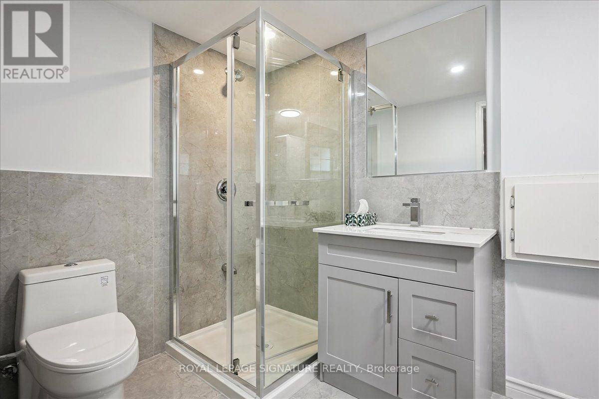 Lower - 12 Castle View Avenue, Toronto, Ontario  M5R 1Y9 - Photo 8 - C13624724