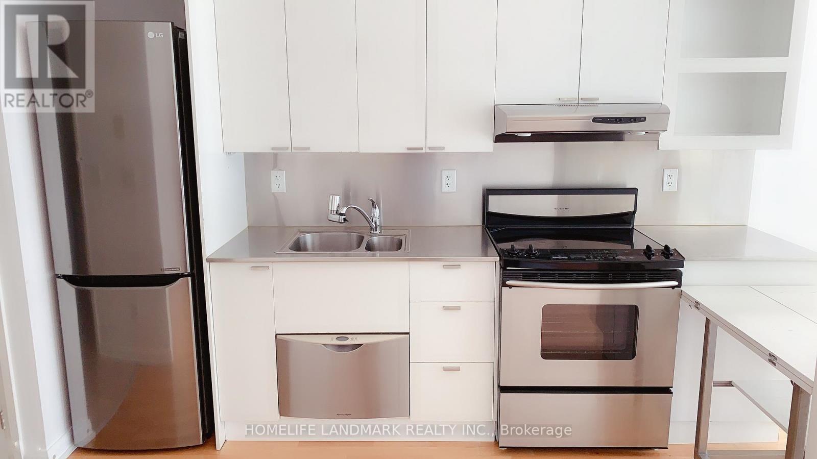 1535 - 111 Elizabeth Street, Toronto, Ontario  M5G 1P7 - Photo 3 - C13624830