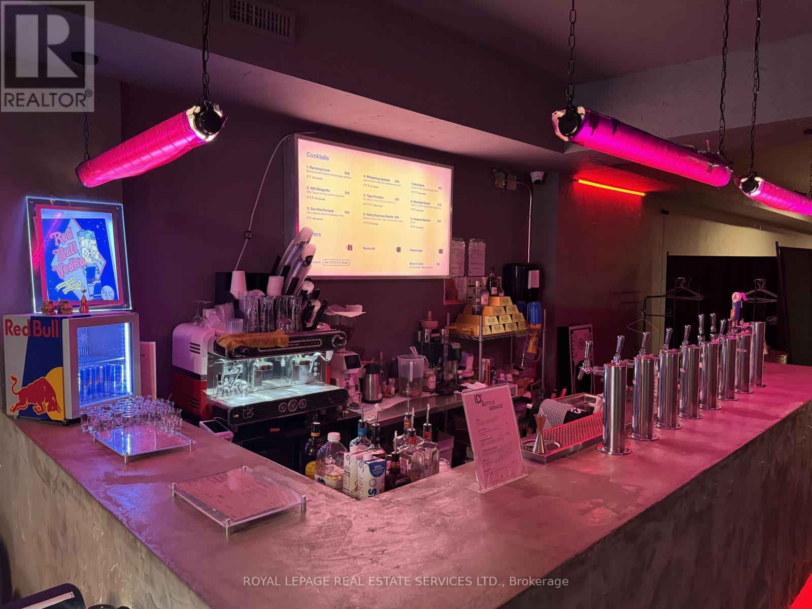 Main Floor - 172 Ossington Avenue, Toronto, Ontario  M6J 2Z7 - Photo 3 - C13624832