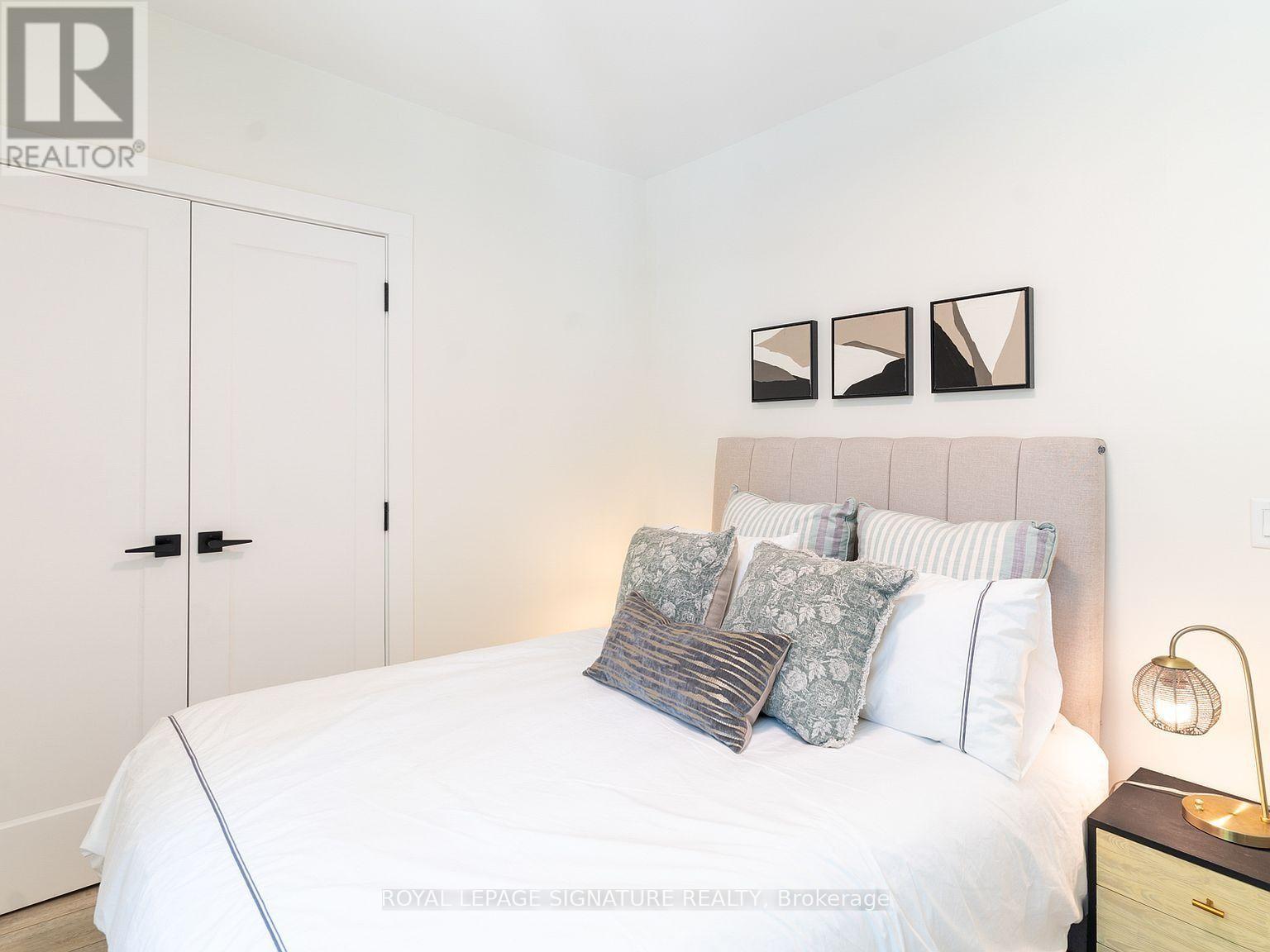 Upper - 129 Kenilworth Avenue, Toronto, Ontario  M4L 3S7 - Photo 13 - E13624680