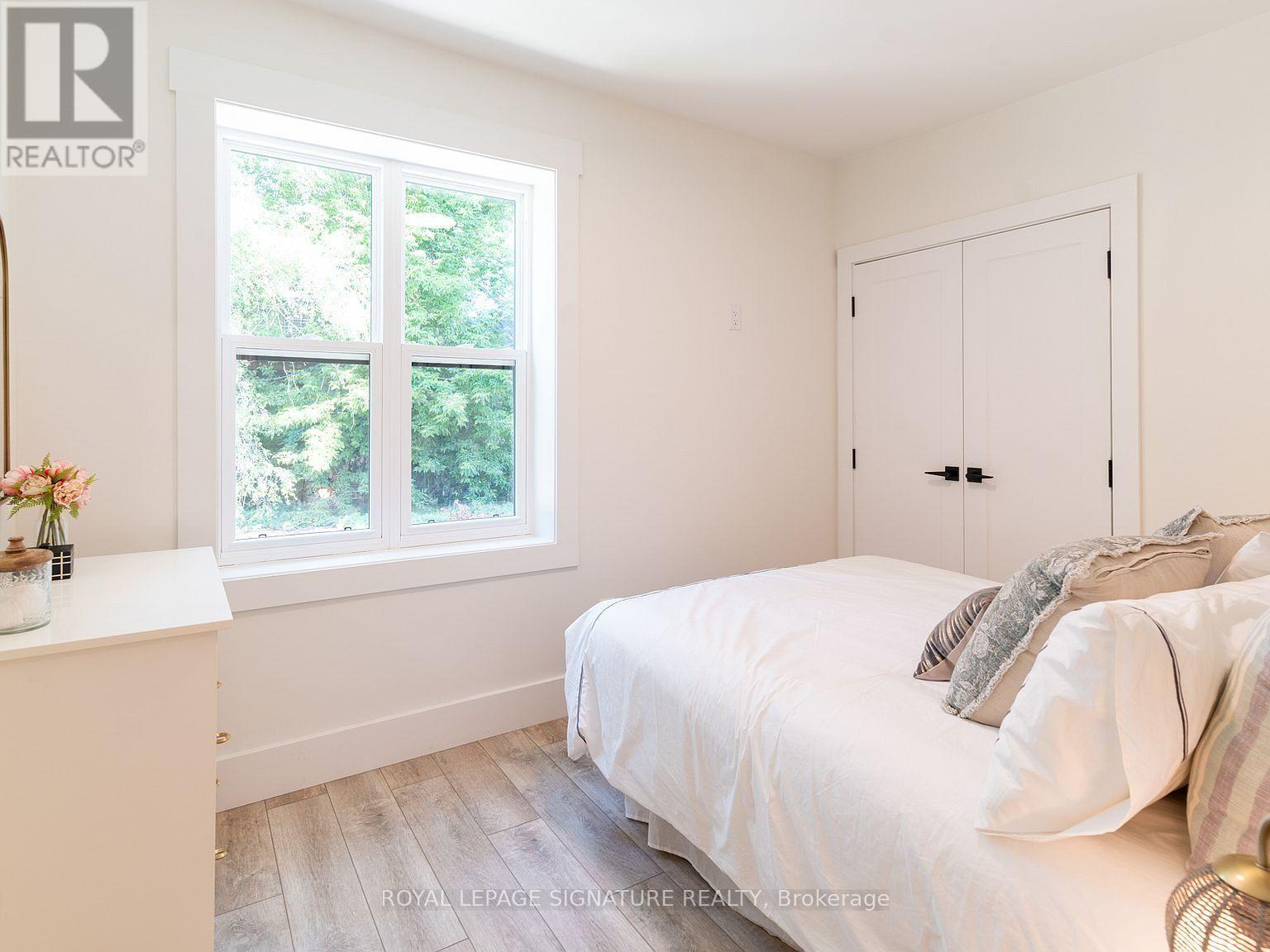 Upper - 129 Kenilworth Avenue, Toronto, Ontario  M4L 3S7 - Photo 14 - E13624680