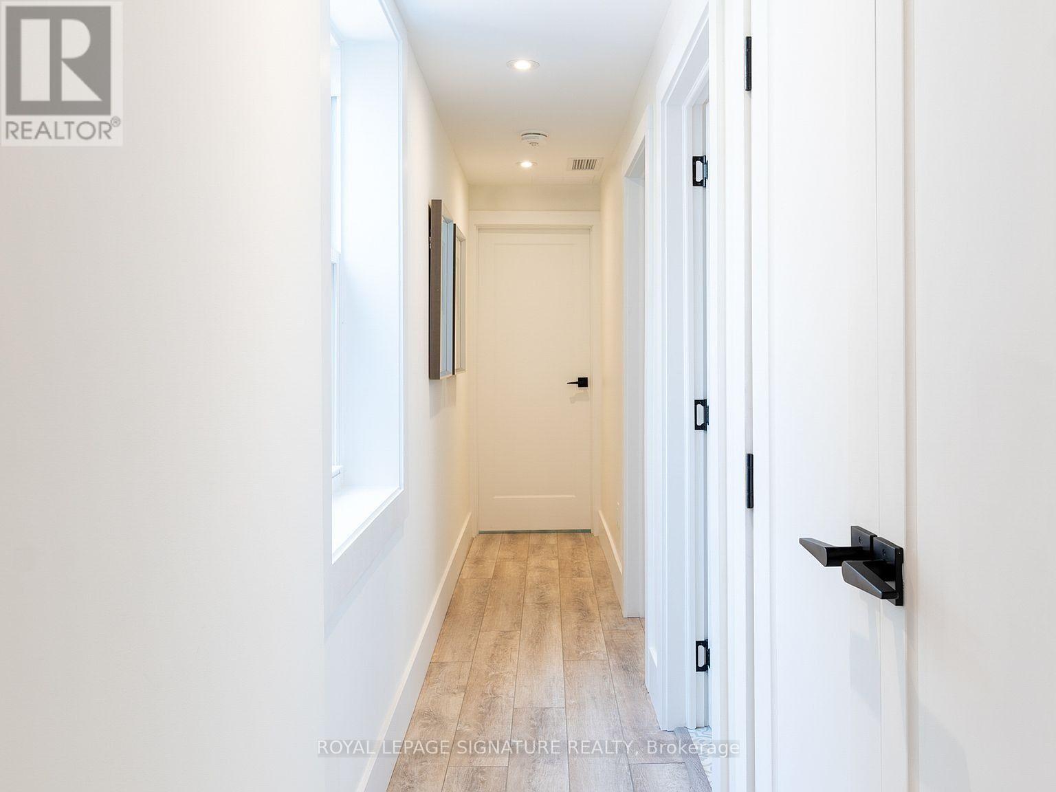 Upper - 129 Kenilworth Avenue, Toronto, Ontario  M4L 3S7 - Photo 15 - E13624680