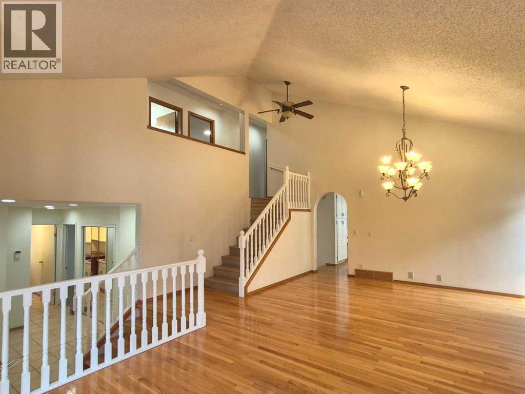 7 Suncastle Crescent SE, Calgary, Alberta  T2X 2W9 - Photo 4 - A2324587