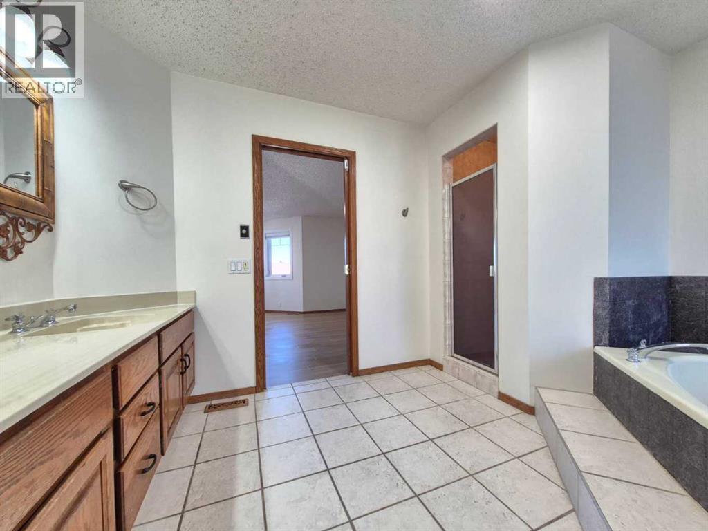7 Suncastle Crescent SE, Calgary, Alberta  T2X 2W9 - Photo 21 - A2324587