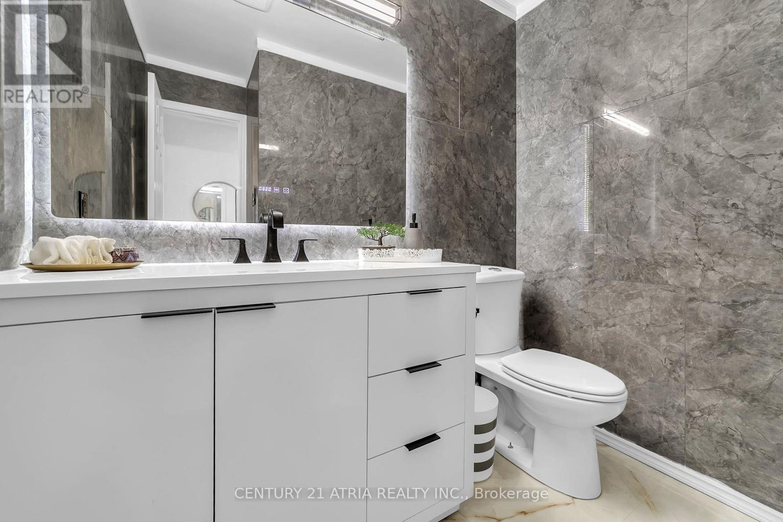 10 Park Ln Circle, Richmond Hill (South Richvale), Ontario  L4C 6S8 - Photo 6 - N13624734