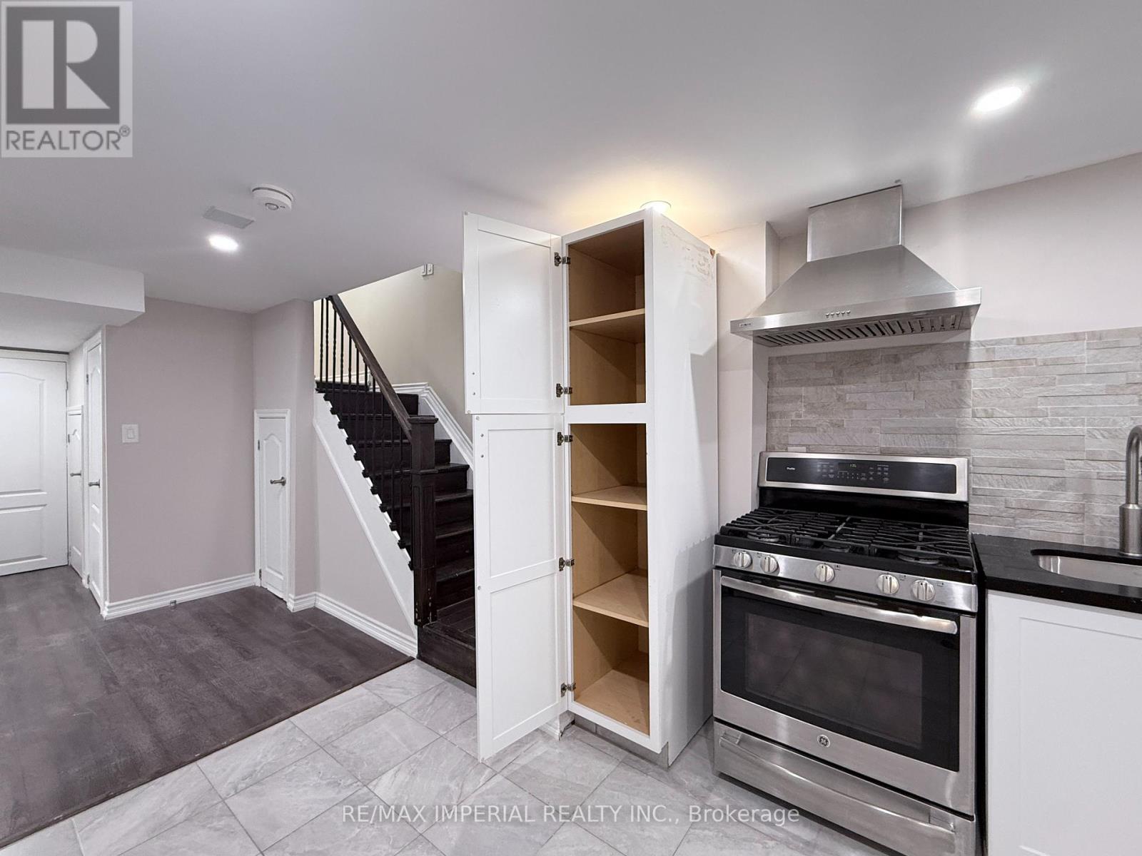 17 DEERWOOD CRESCENT