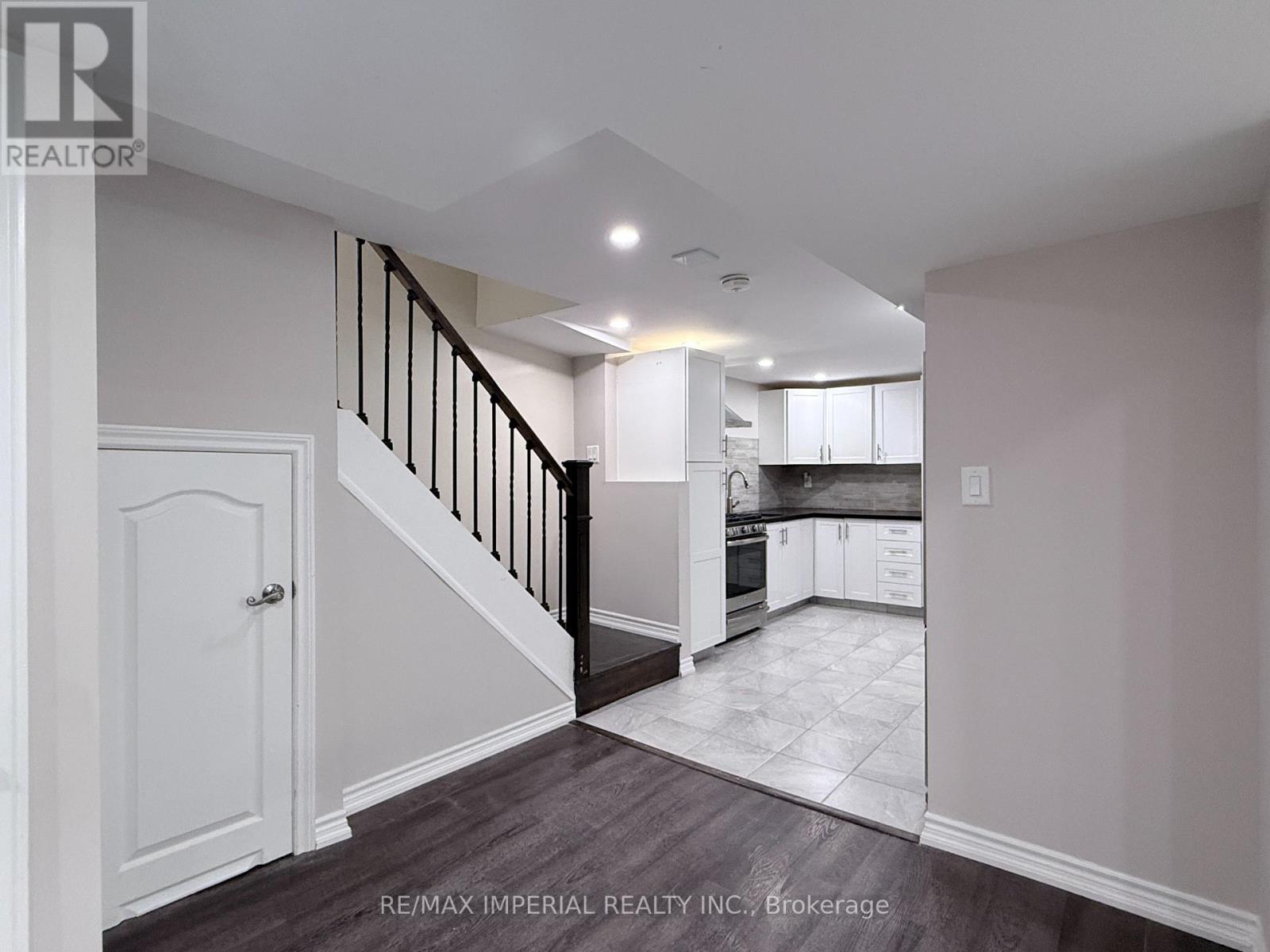 17 Deerwood Crescent, Richmond Hill, Ontario L4E 4B8 - Photo 10 - N13624736