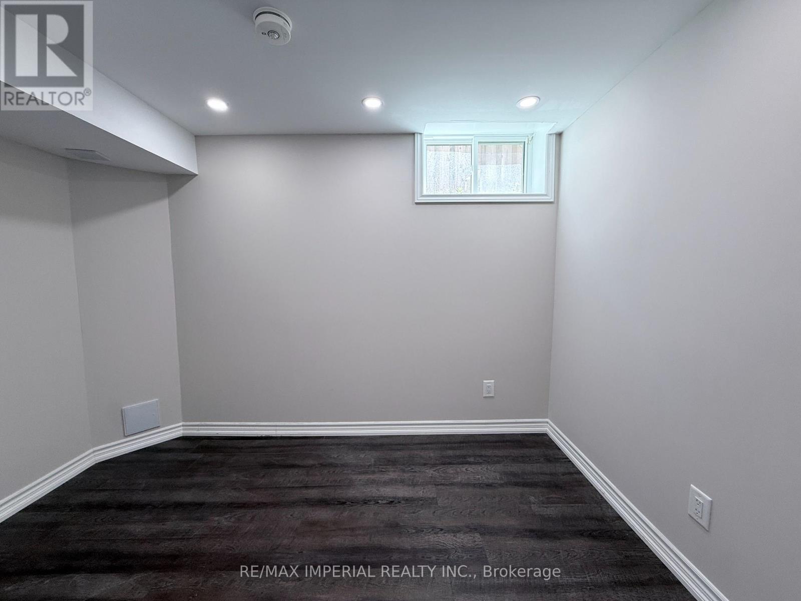 17 Deerwood Crescent, Richmond Hill, Ontario L4E 4B8 - Photo 16 - N13624736