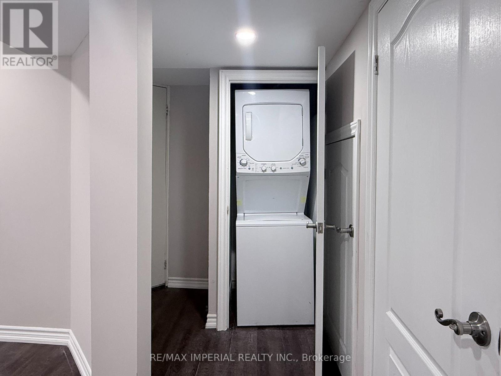 17 Deerwood Crescent, Richmond Hill, Ontario L4E 4B8 - Photo 22 - N13624736