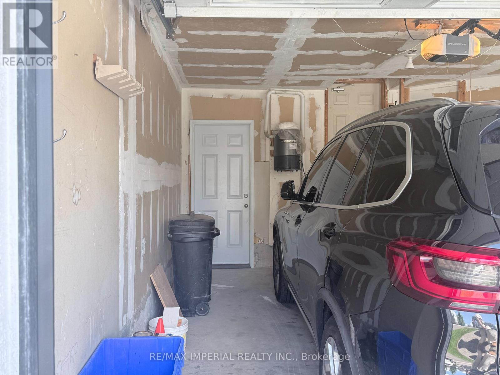 17 Deerwood Crescent, Richmond Hill, Ontario L4E 4B8 - Photo 3 - N13624736