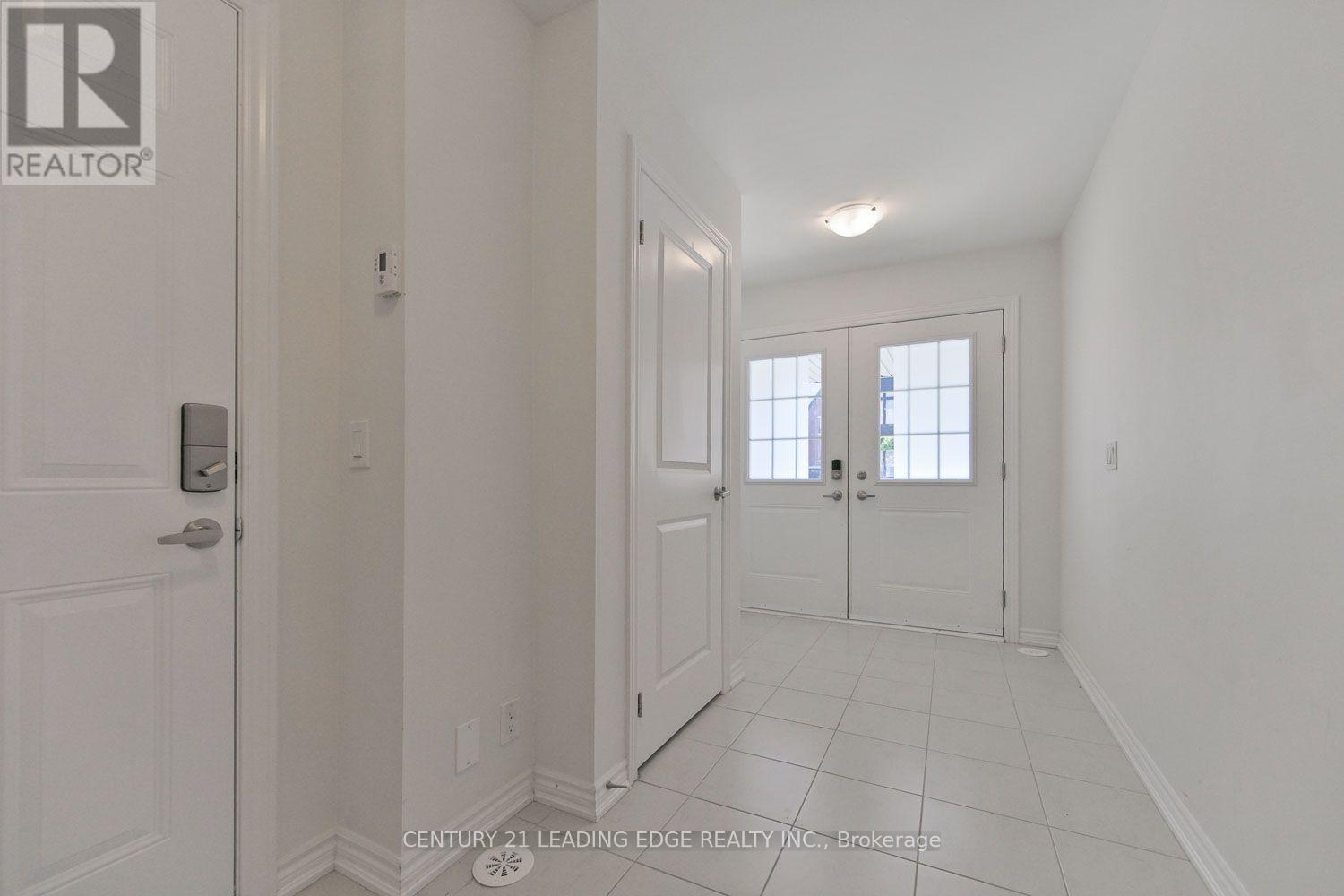 30 William Shearn Crescent, Markham, Ontario  L6C 3J4 - Photo 4 - N13624826