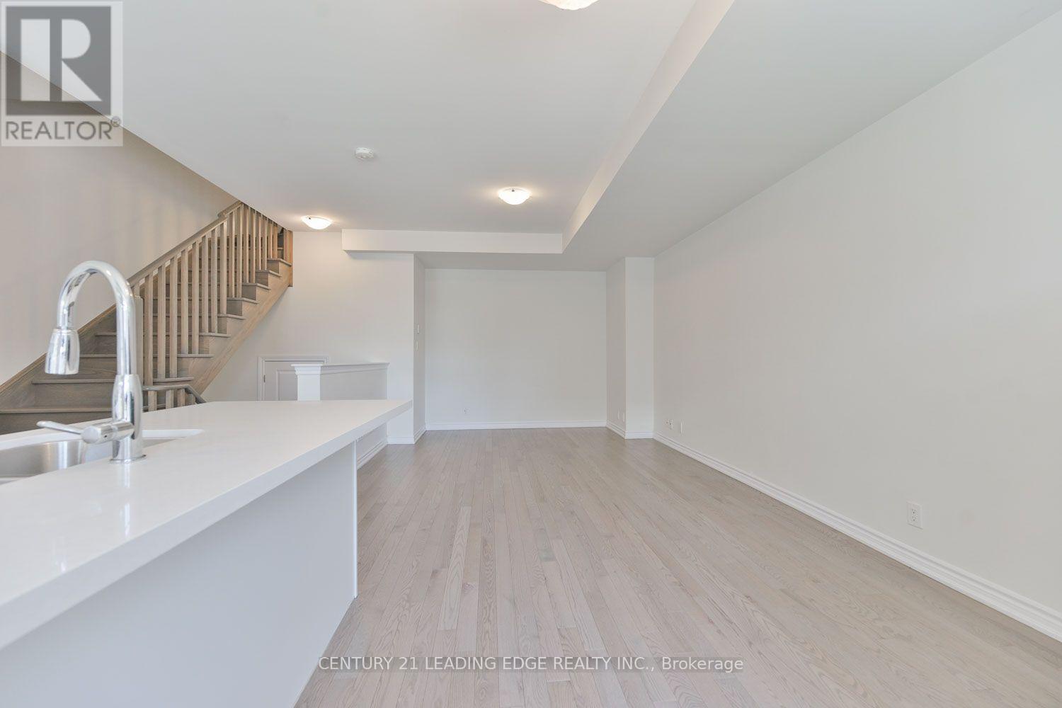 30 William Shearn Crescent, Markham, Ontario  L6C 3J4 - Photo 8 - N13624826