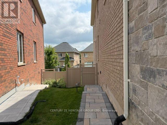 23 Goldeneye Drive, East Gwillimbury, Ontario  L9N 0S6 - Photo 3 - N13624936