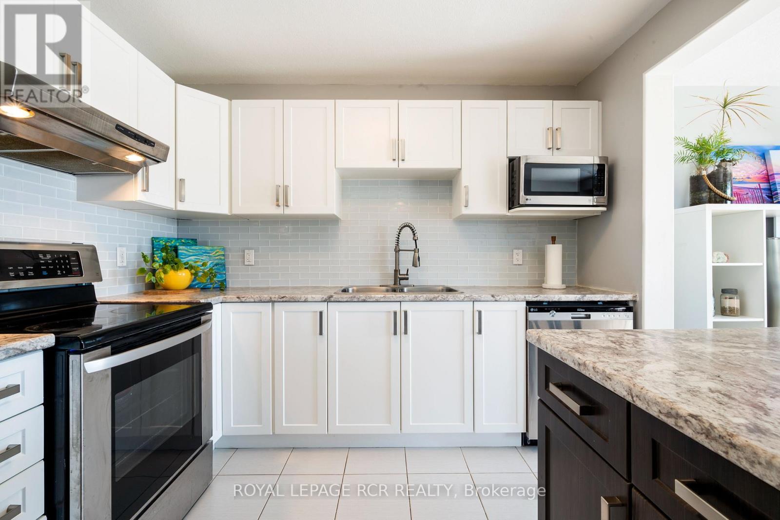 10 - 124 Parkinson Crescent, Orangeville, Ontario  L9W 6X3 - Photo 4 - W13624738