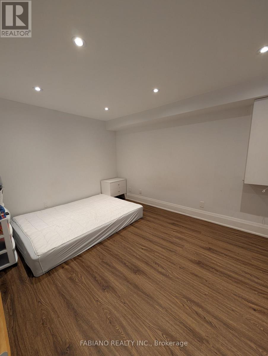 Lower - 1036 Dovercourt Road, Toronto, Ontario M6H 2X8 - Photo 11 - W13624756
