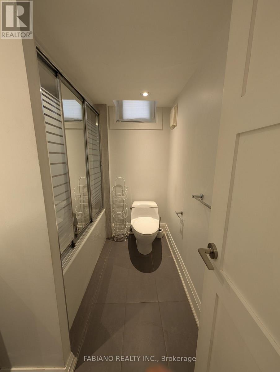 Lower - 1036 Dovercourt Road, Toronto, Ontario M6H 2X8 - Photo 12 - W13624756