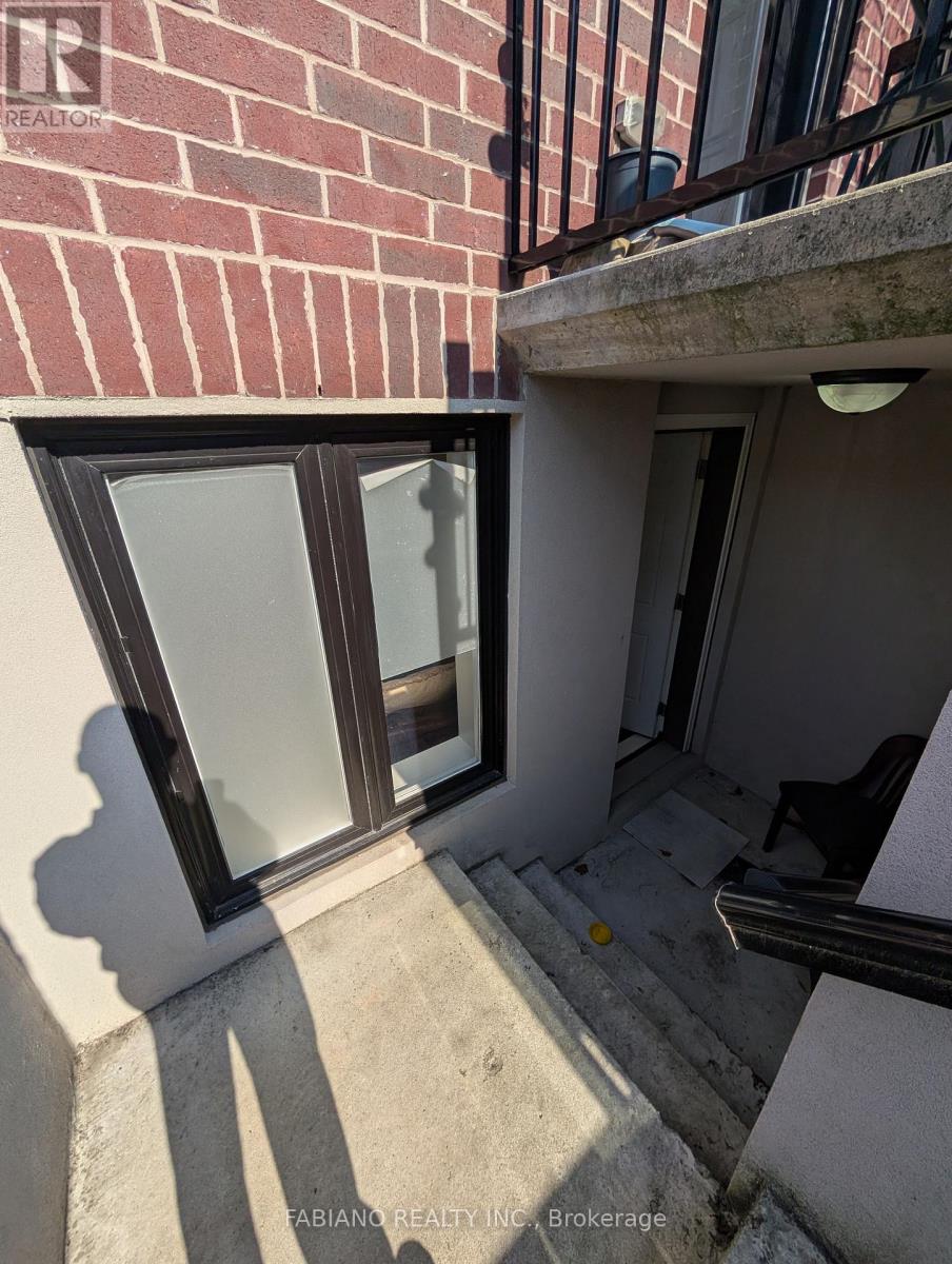Lower - 1036 Dovercourt Road, Toronto, Ontario M6H 2X8 - Photo 19 - W13624756