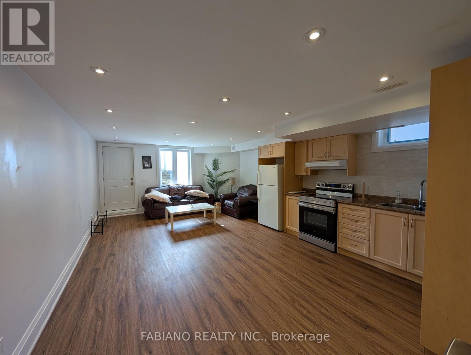 Lower - 1036 Dovercourt Road, Toronto, Ontario M6H 2X8 - Photo 2 - W13624756
