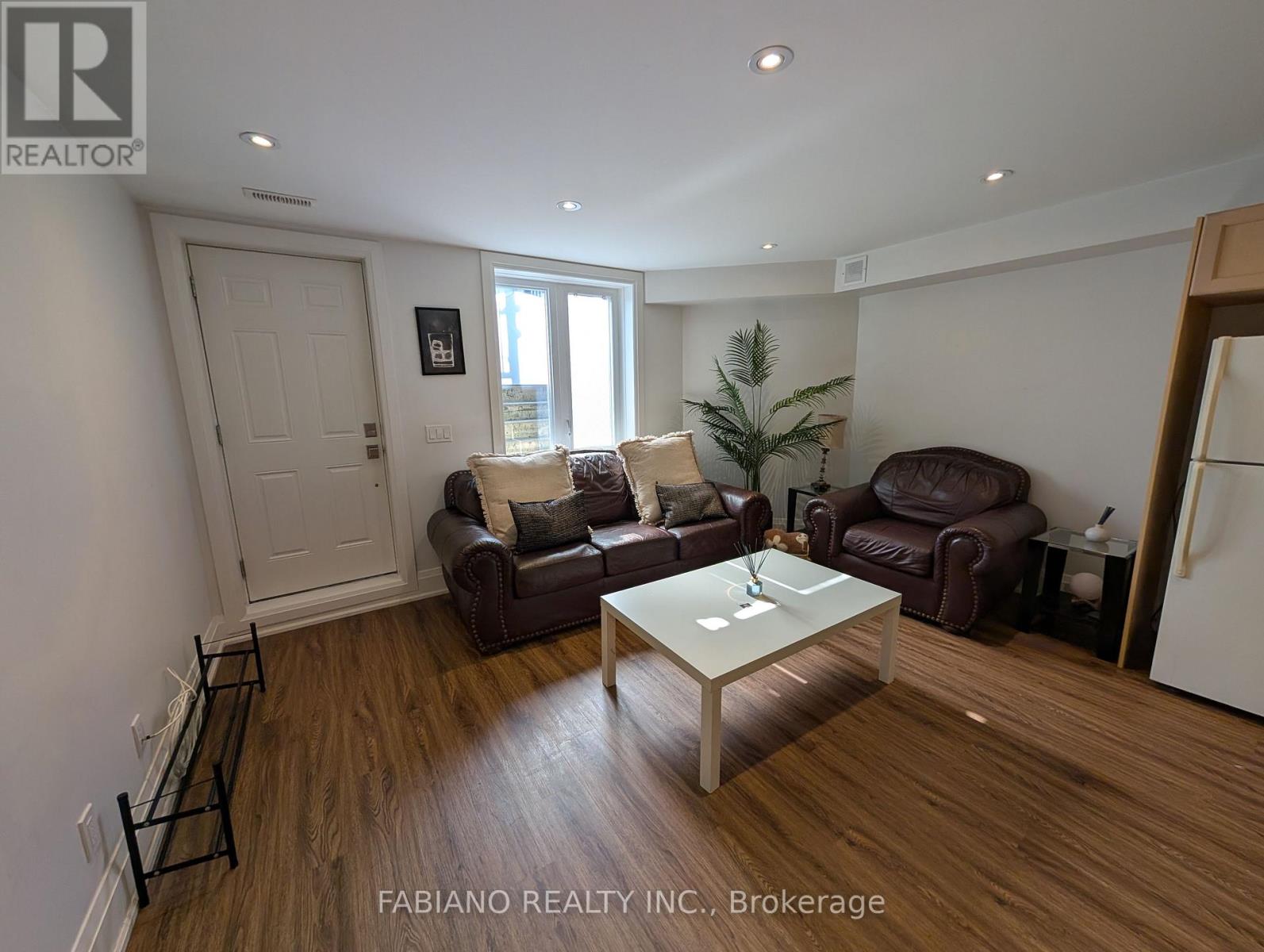 Lower - 1036 Dovercourt Road, Toronto, Ontario M6H 2X8 - Photo 5 - W13624756