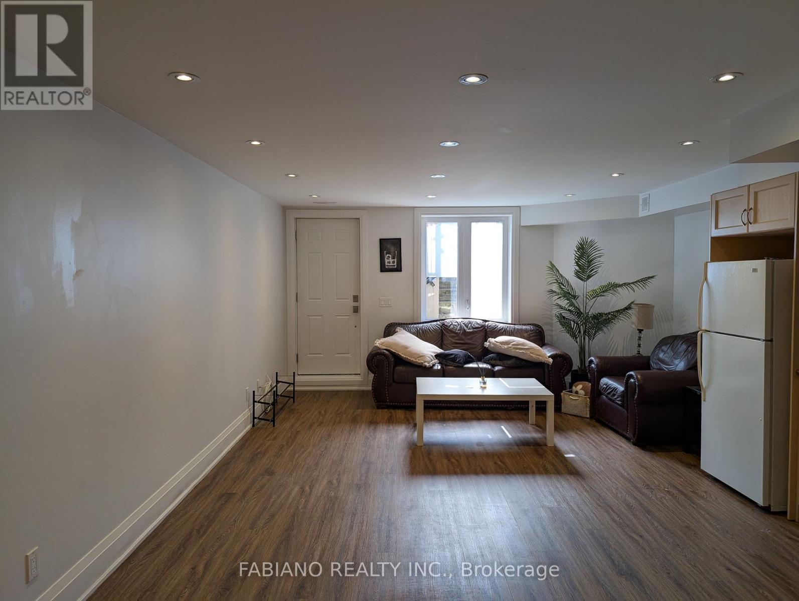 LOWER - 1036 DOVERCOURT ROAD