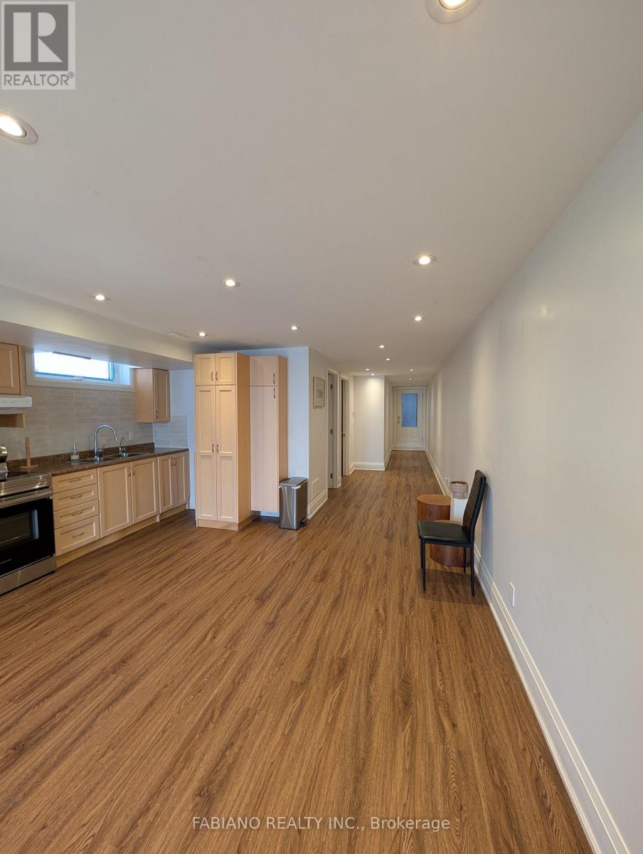 Lower - 1036 Dovercourt Road, Toronto, Ontario M6H 2X8 - Photo 7 - W13624756