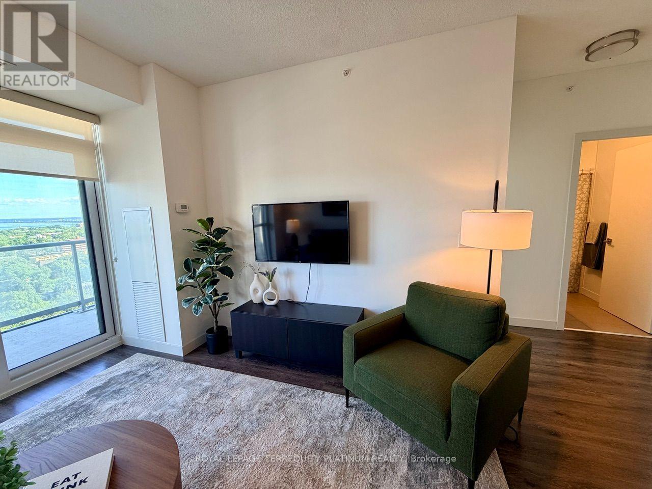 1706 - 2081 Fairview Street, Burlington, Ontario  L7R 0E4 - Photo 2 - W13624794