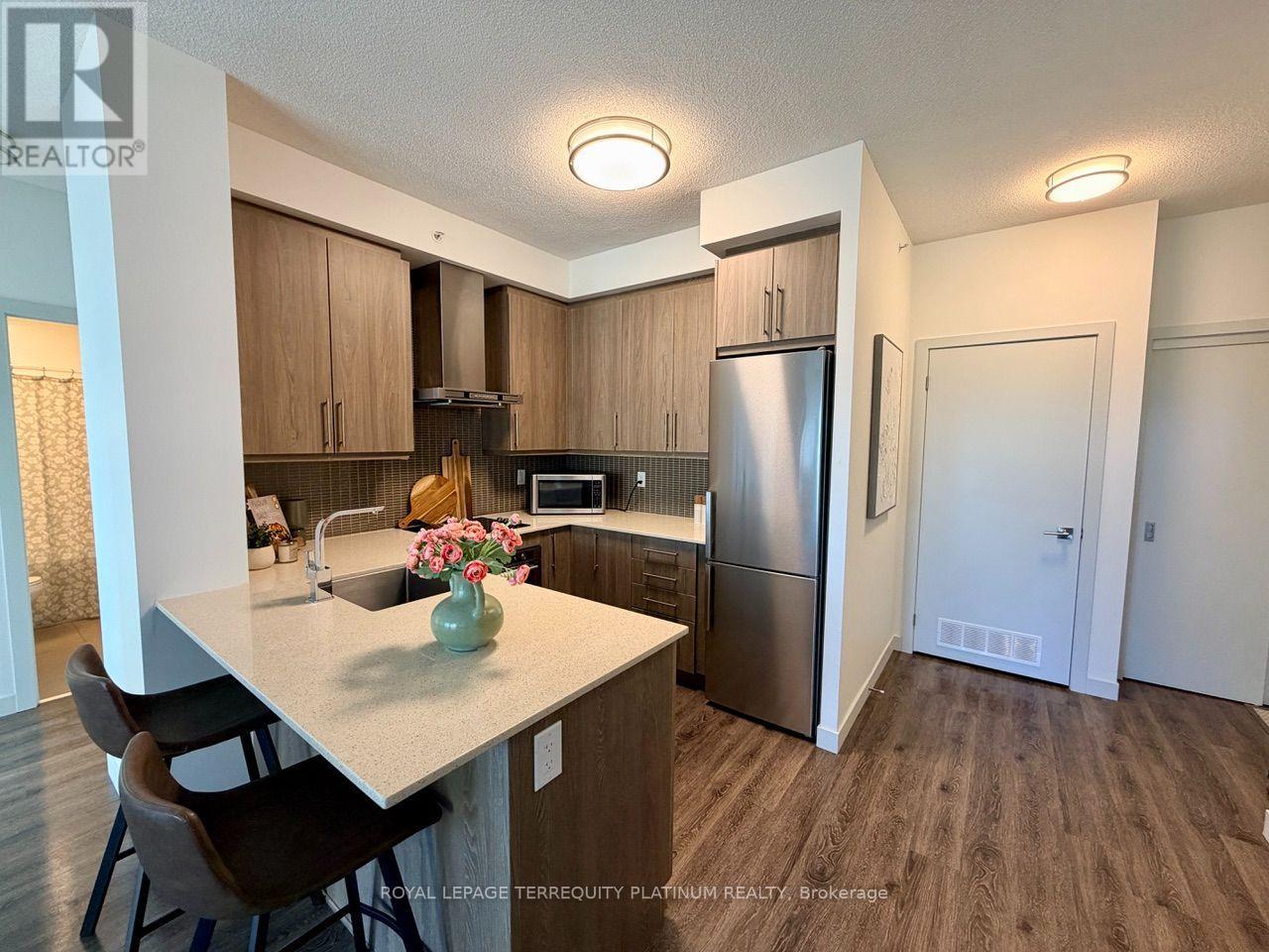 1706 - 2081 Fairview Street, Burlington, Ontario  L7R 0E4 - Photo 4 - W13624794