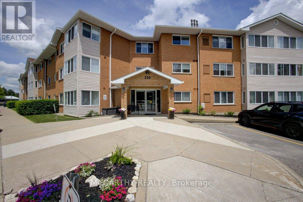 300 - 250 ROBERT STREET, Shelburne, Ontario
