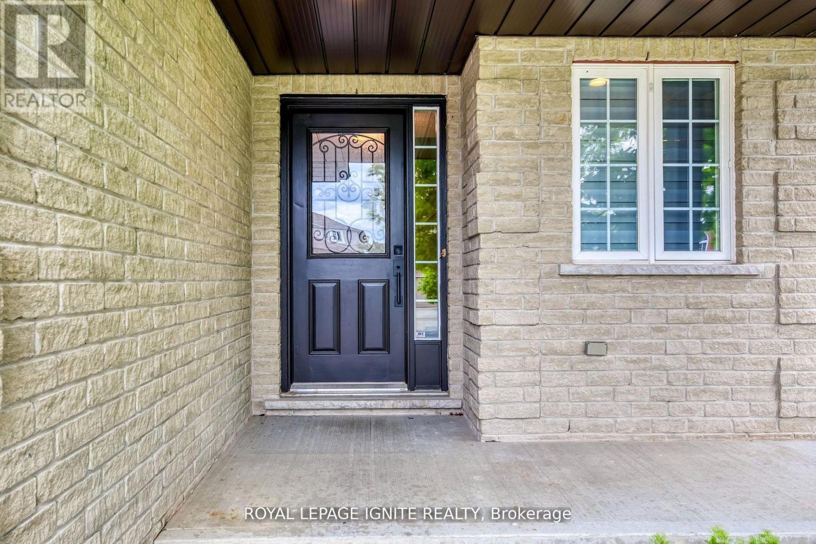 64 Templewood Drive, Kitchener, Ontario  N2R 1X3 - Photo 3 - X13624770